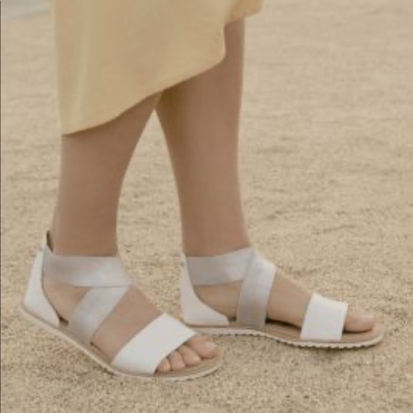 Sorel | Ella Strappy Sandals Pure Silver Size 6.5 - Picture 9 of 15